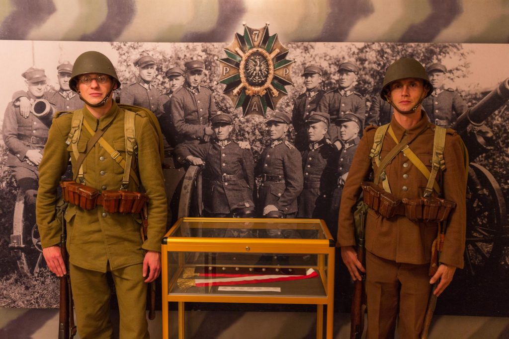 wystawa - wrześniowym szlakiem 7 Dywizji Piechoty Bitwa pod Janowem 1939- otwarcie