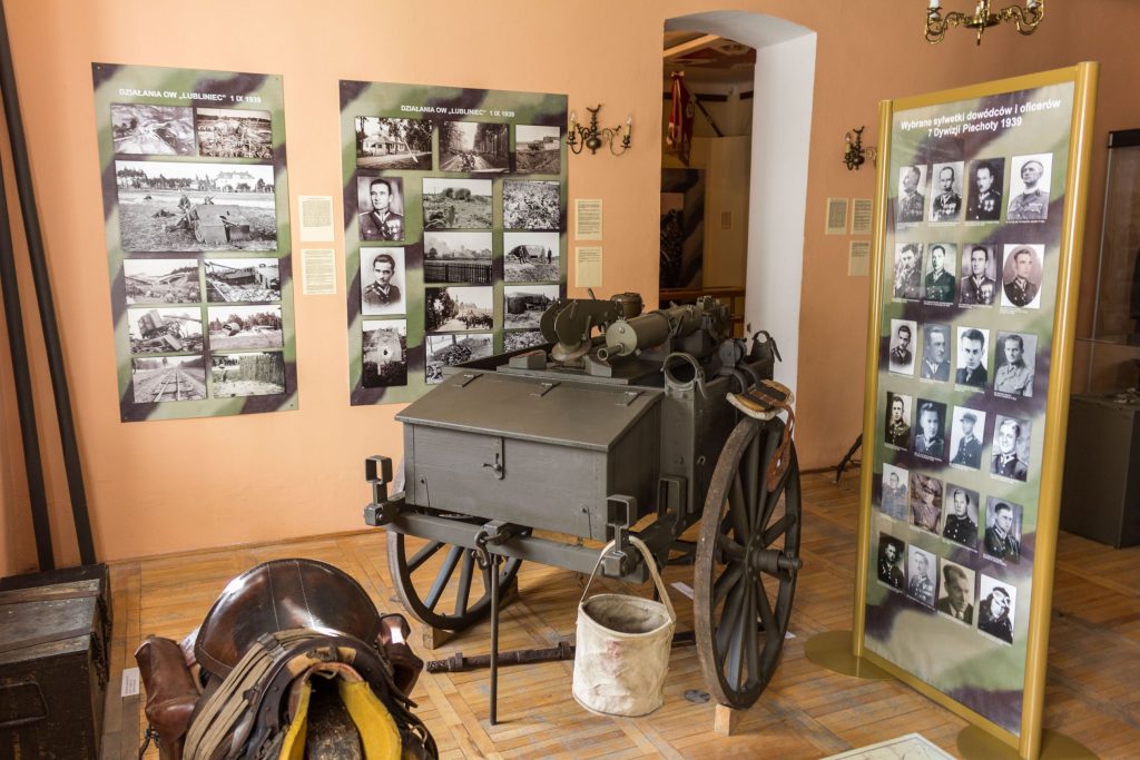 sala wrześniowa -wystawa wrześniowym szlakiem 7 Dywizji Piechoty bitwa pod Janowem 1939